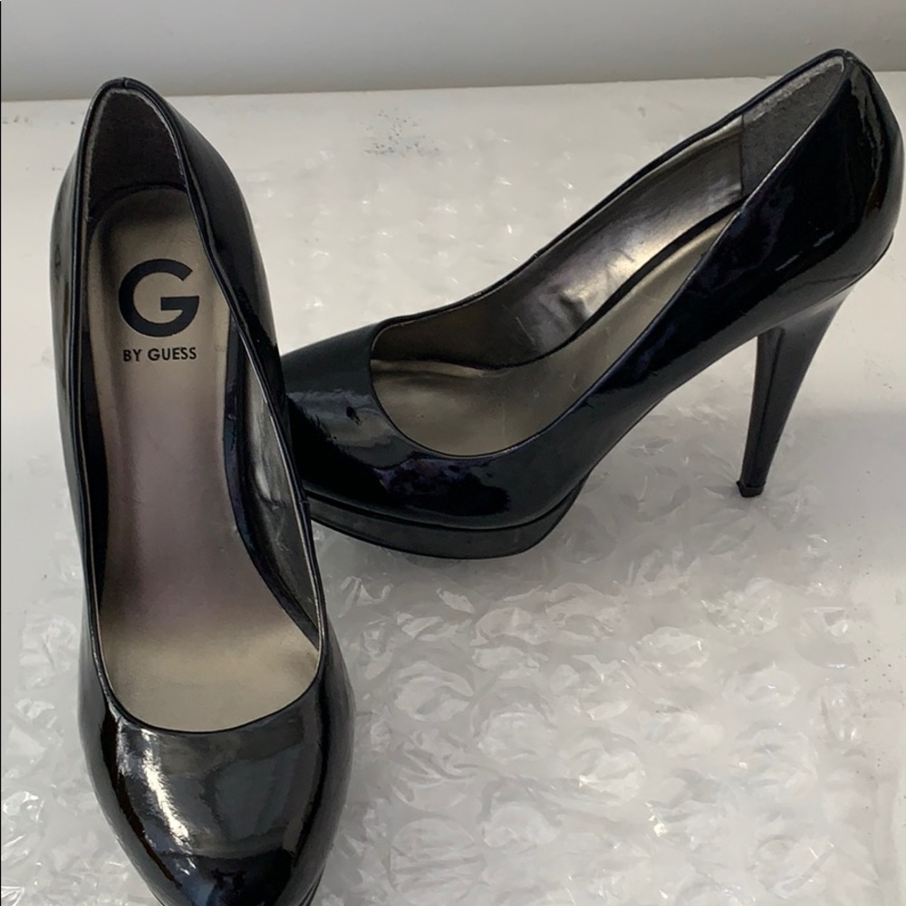Guess G high heeled shoes